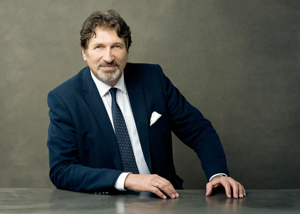 Michael Bang – 5-Star Sales & Service Mester